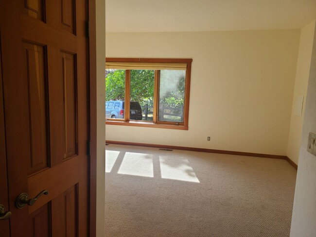 Building Photo - Beautifully Refurbished Farmhouse with Val...