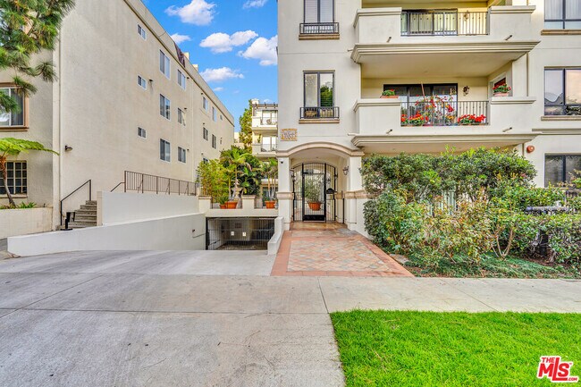 Building Photo - 1530 Camden Ave