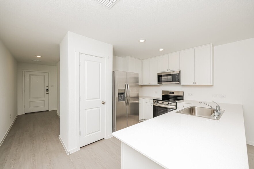 Building Photo - 1223 Maple St