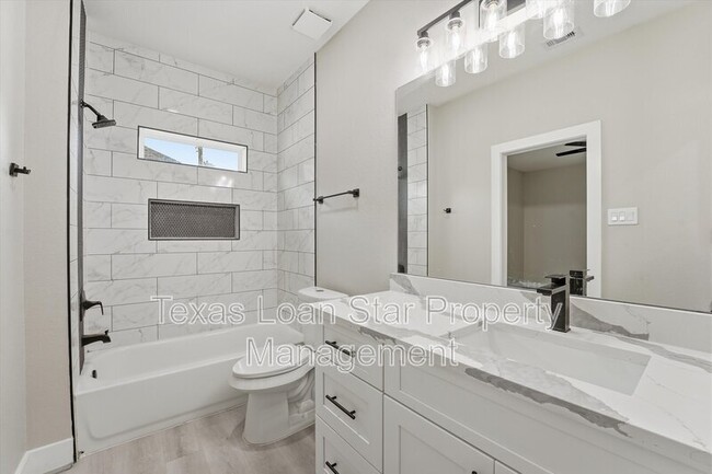 Building Photo - 3107 Grassmere St