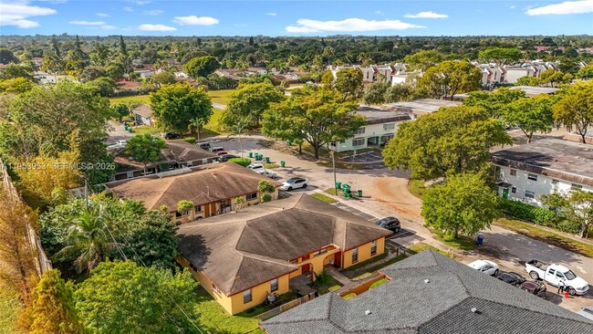 Building Photo - 1800 NW 52nd Ave