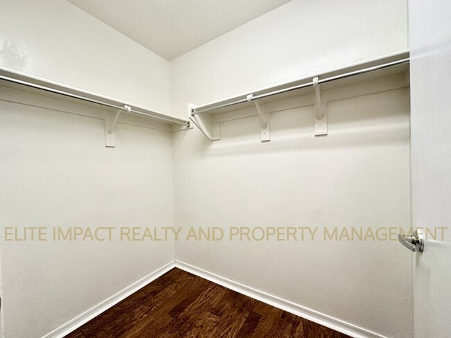 Building Photo - 5210 E Desert Straw Ln