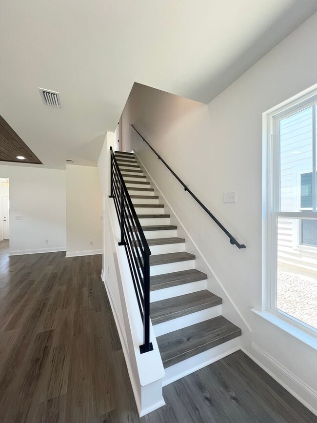 Building Photo - BRAND NEW CONSTRUCTION & MOVE IN READY 3/2...