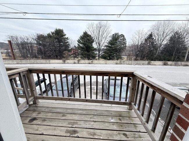 Building Photo - 52 N Front St