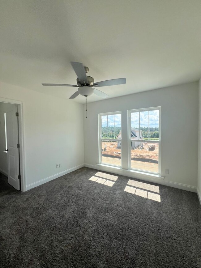 Building Photo - BRAND NEW CONSTRUCTION & MOVE IN READY 3/2...