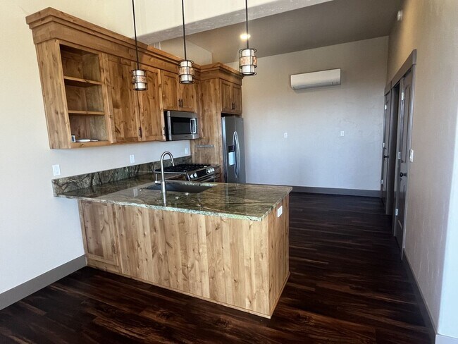 Building Photo - Rare Find | Aubrey Butte | Bend