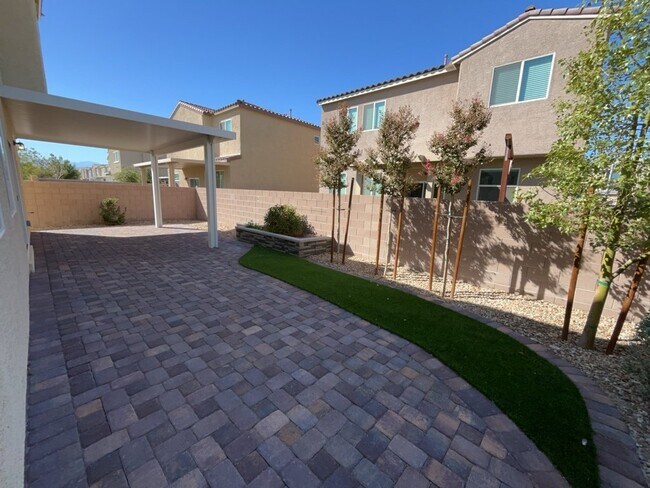 Building Photo - 2122 Bethesda Fountain Rd