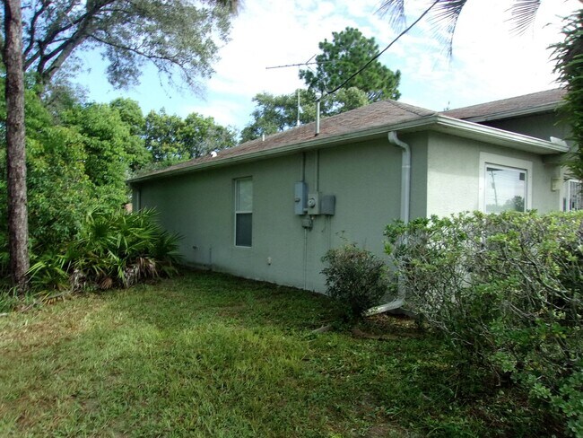 Building Photo - 14237 Spring Hill Dr