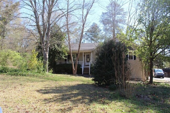 Building Photo - 15 Caboose Ct SW