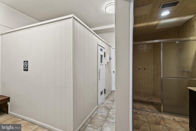 Building Photo - 5340 Holmes Run Pkwy