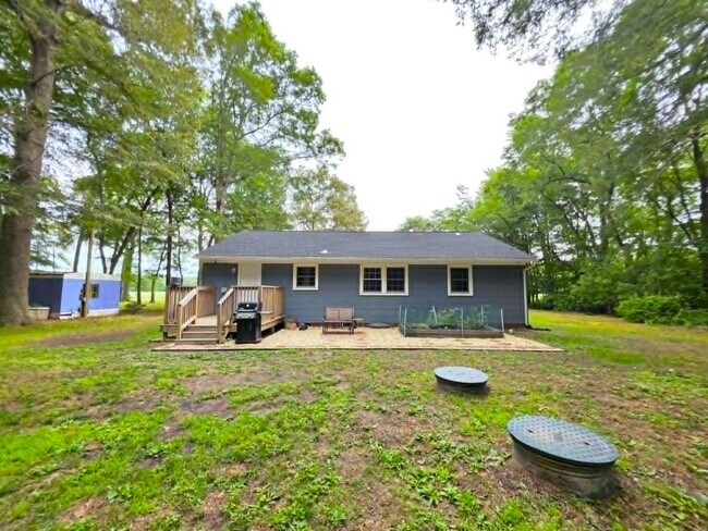 Building Photo - 31269 Eden Allen Rd