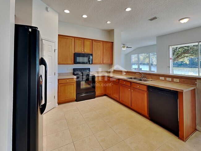 Building Photo - 9140 Prosperity Lake Dr