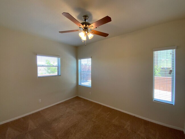 Building Photo - 4 Bedroom Home Available in Juan Tabo Hills!