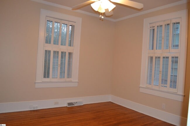 Building Photo - 40 Lanneau Dr