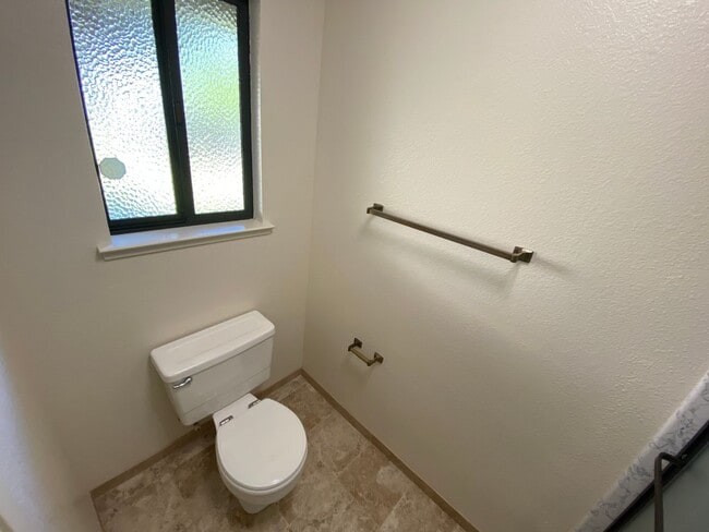 Building Photo - Well Maintained, Large Corner Lot