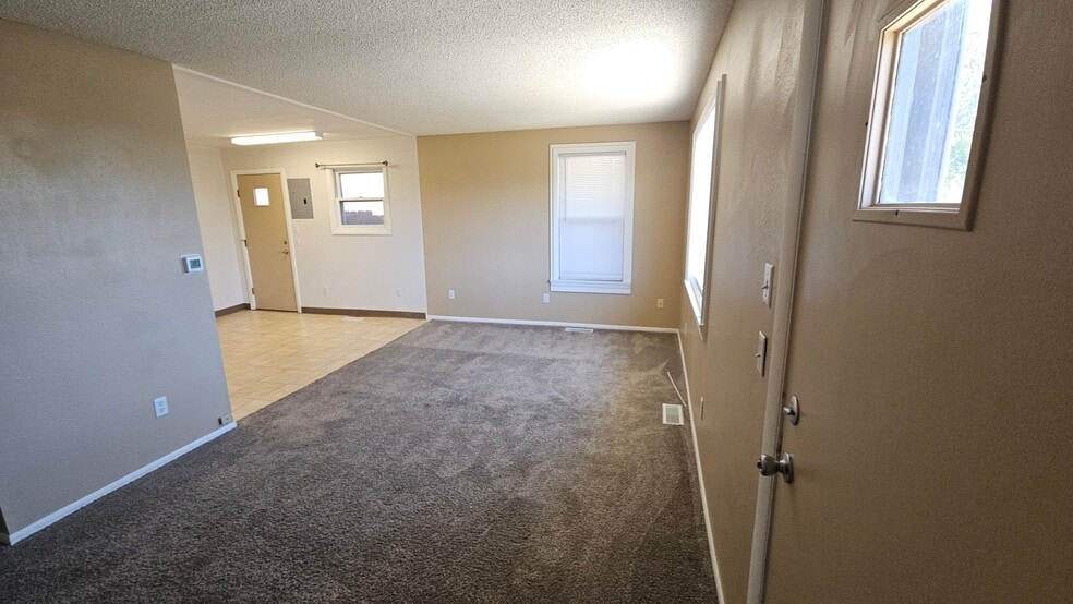 Building Photo - 128 Rhea Ln