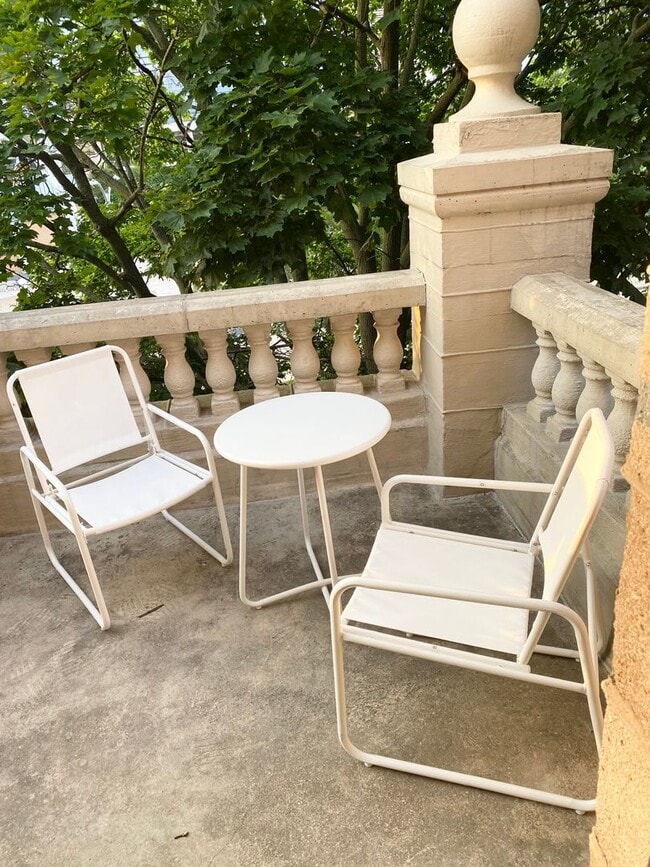 Building Photo - Kenwood Castle