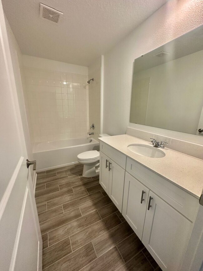 Building Photo - Brand New 4 bed inCypress Park - Haines City