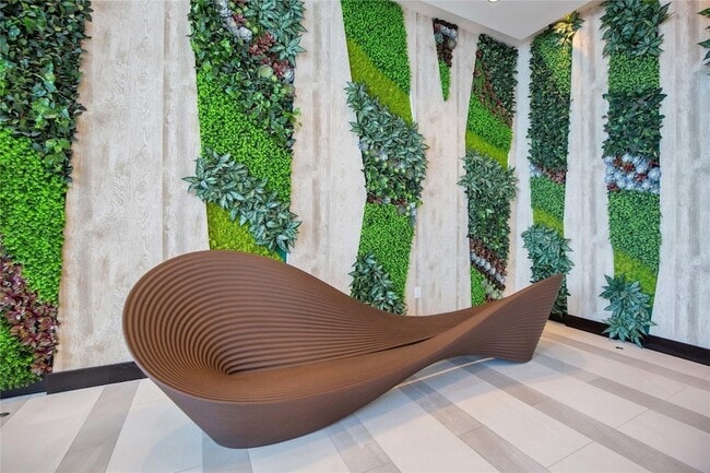 Building Photo - 851 NE 1st Ave