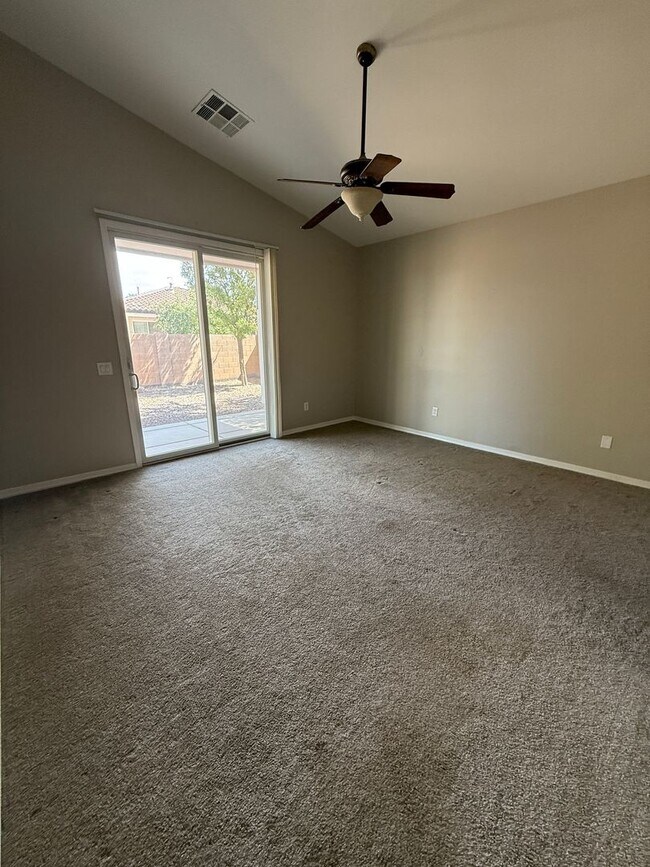 Building Photo - Lovely Chandler 4 Bedroom!