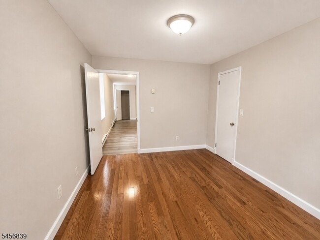 Building Photo - 39 Glenridge Ave