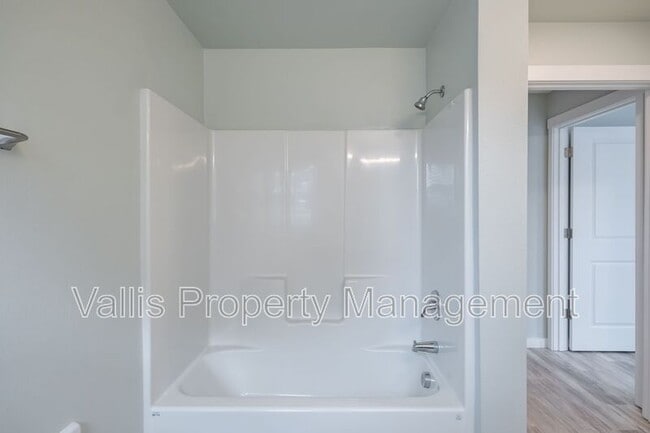 Building Photo - 13001 S Crompton Lane