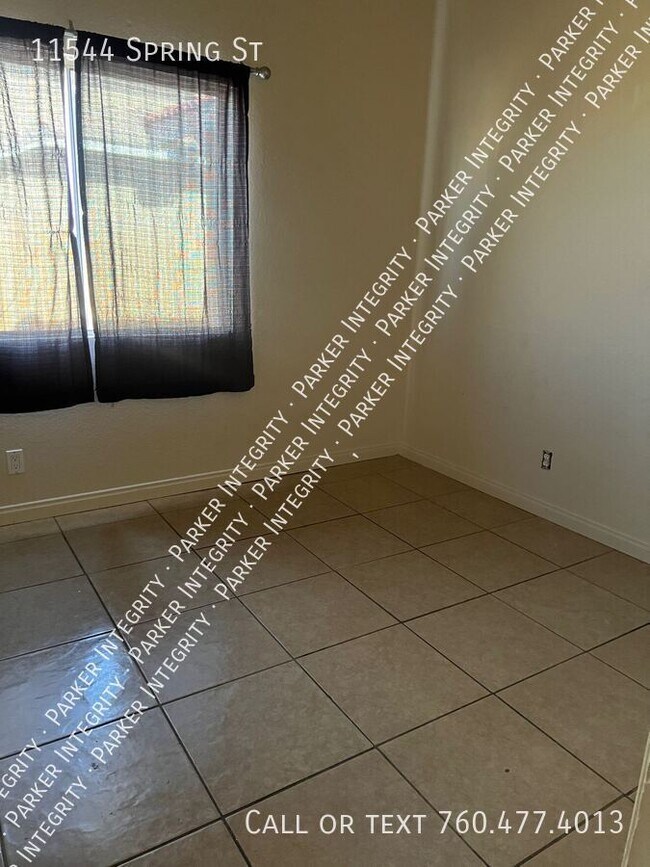 Building Photo - 11544 Spring St