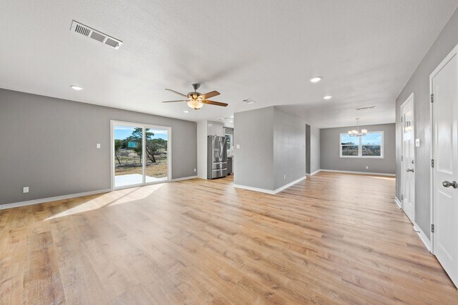 Building Photo - 2-5 ACRES IN HARKER HEIGHTS! FOUR BEDROOMS...
