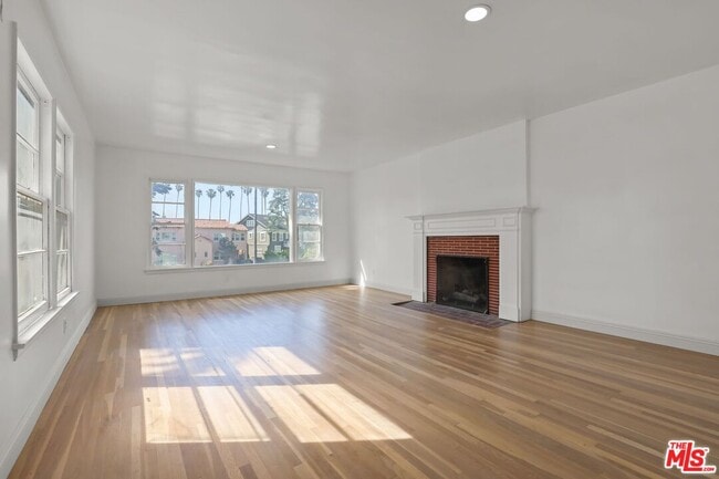 Building Photo - 4411 Victoria Park Dr