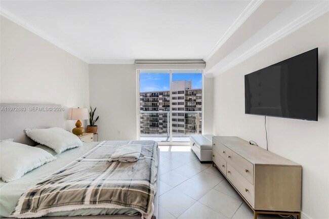 Building Photo - 218 SE 14th St