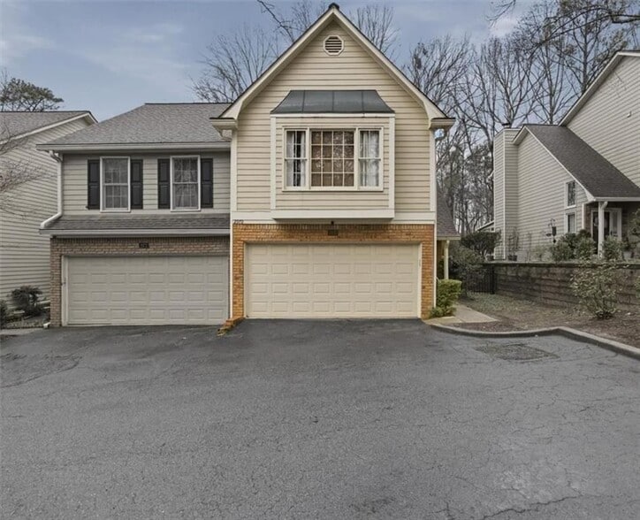 Building Photo - 2970 Woodruff Dr