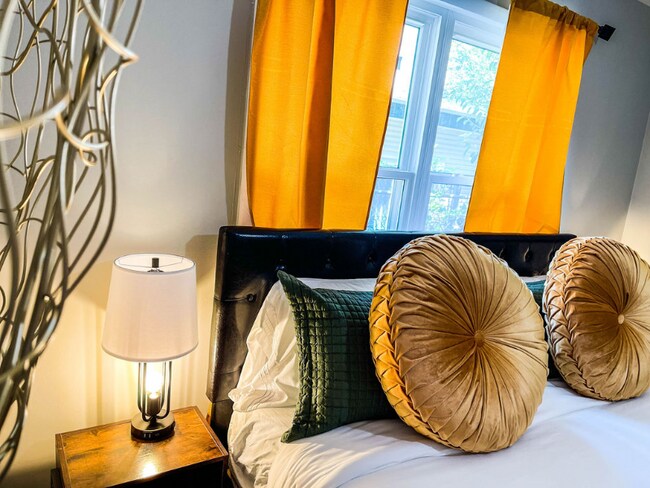 Building Photo - 113 S Birch St