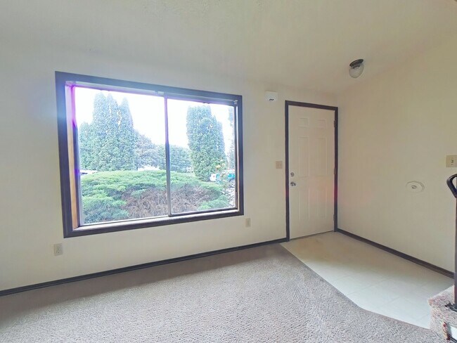 Primary Photo - 2 Bedroom 4-Plex ~ South Corvallis ~ Small...