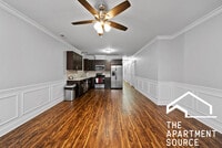 Building Photo - 738 N Avers Ave