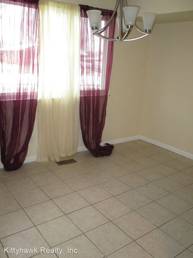 Building Photo - 4 br, 2.5 bath House - 4900 Arrowview Drive