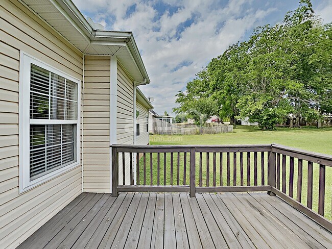 Building Photo - 1536 Jeter Way