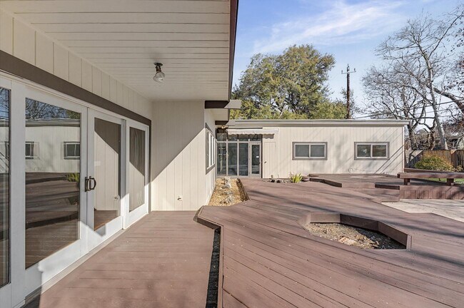 Building Photo - 9107 Timberside Dr