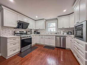 Building Photo - 26 Lee Rd