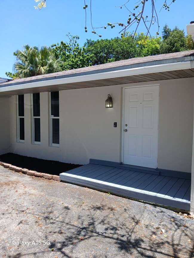 Building Photo - 17131 SW 85th Ave