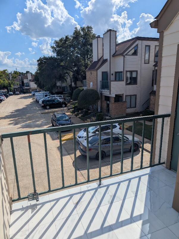 Building Photo - 2310 Bamboo Dr