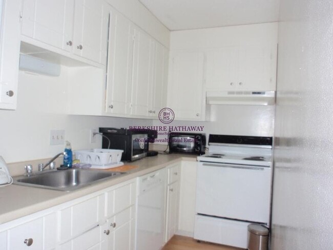 Building Photo - 474 Broadway