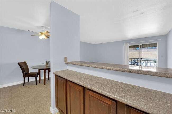 Building Photo - 5242 River Glen Dr