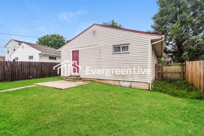 Building Photo - Coming Soon!