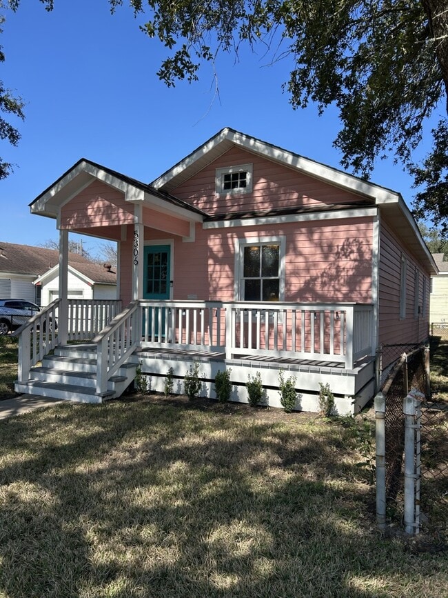 Building Photo - 5306 Avenue P 1/2