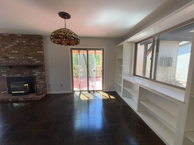 Building Photo - Beautiful West Davis home available in June
