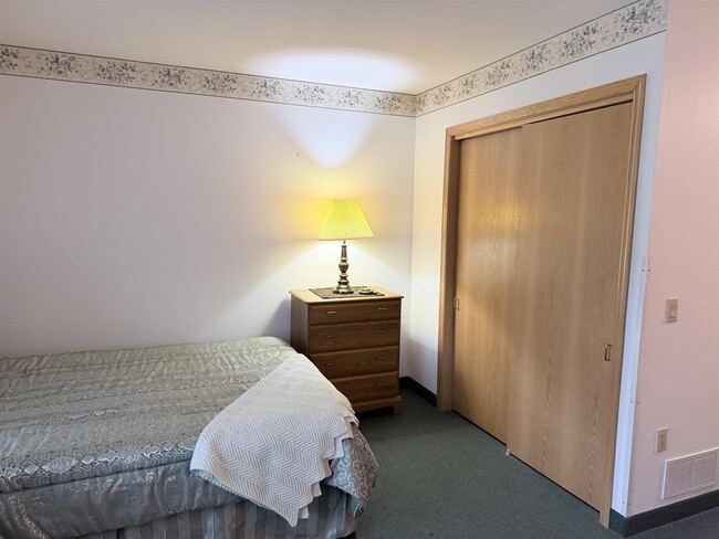 Building Photo - 161 Goehl Rd