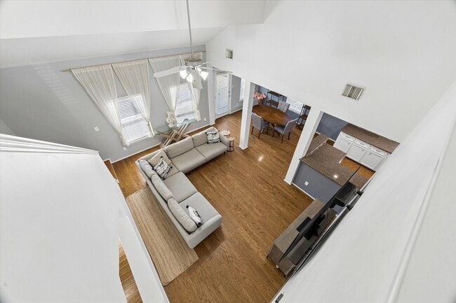Building Photo - 1421 W 26th St