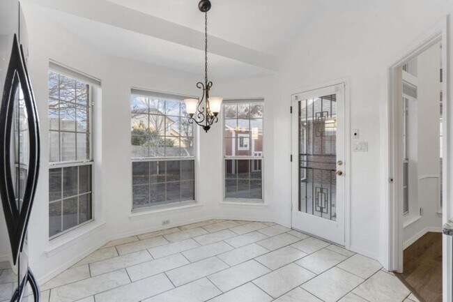 Building Photo - 9512 Rosas Ave NE