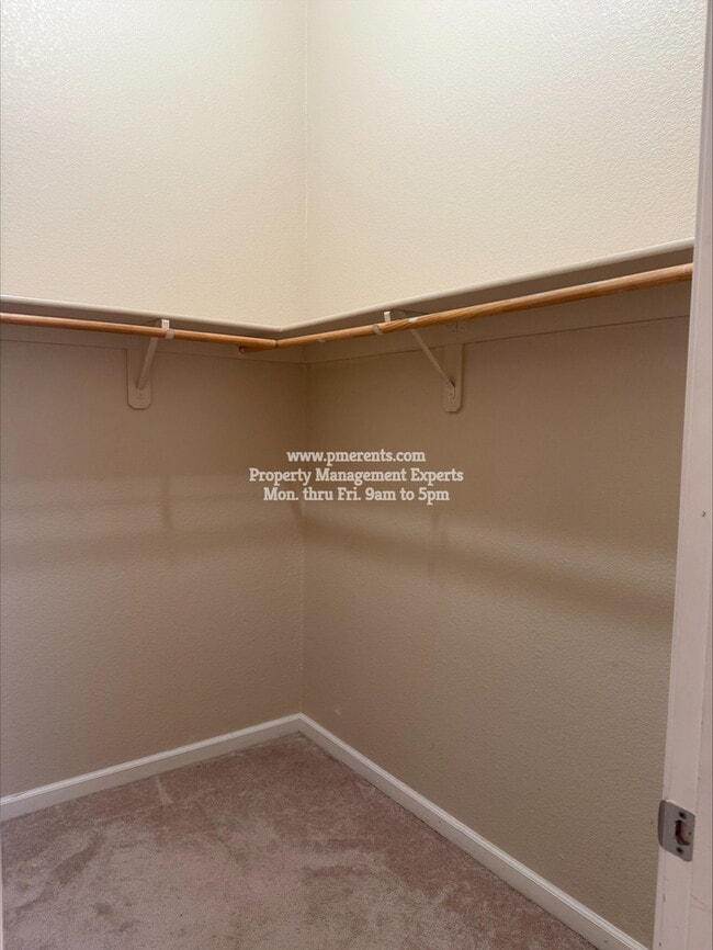 Building Photo - 10613 Hidden Grove Cir