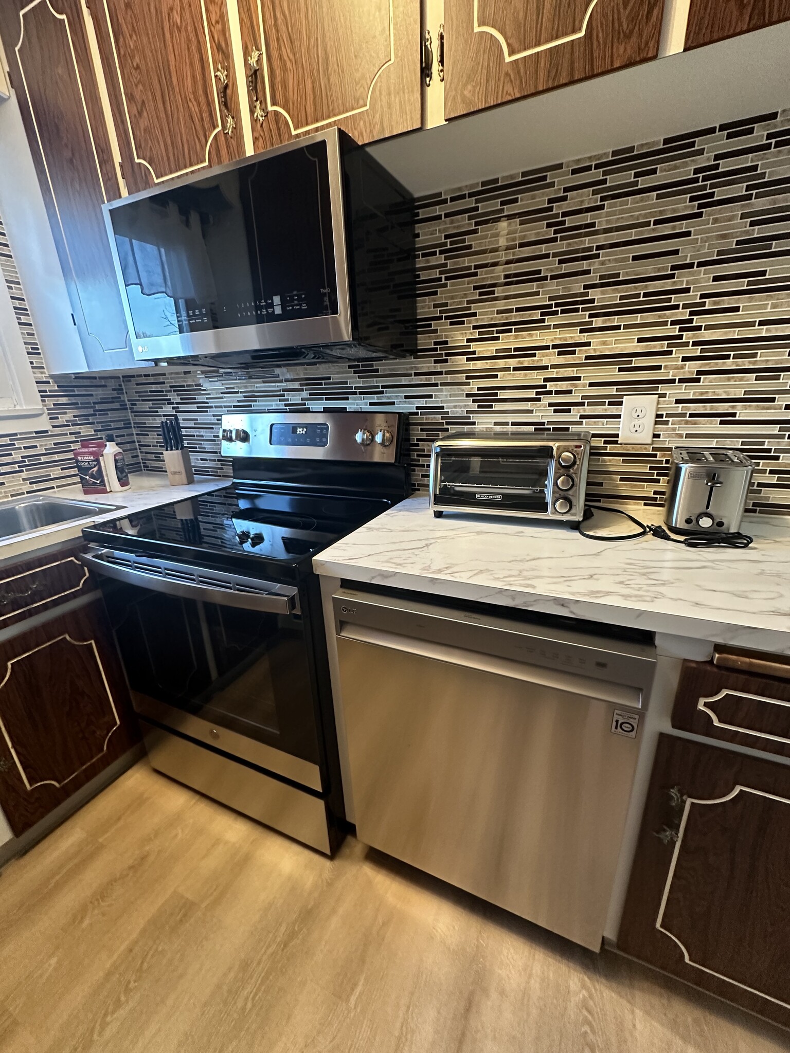 Building Photo - 21 Radcliffe Ave